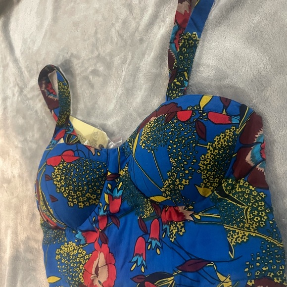 Blue Flower Crop Top - Picture 4 of 4